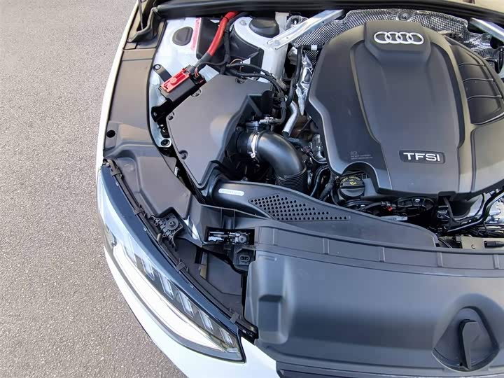 Фото 9 - Audi A4L