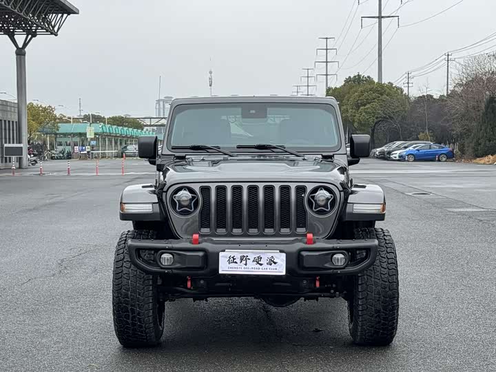 Фото 2 - Jeep Wrangler