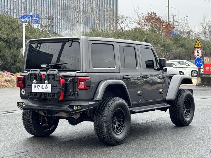 Фото 4 - Jeep Wrangler