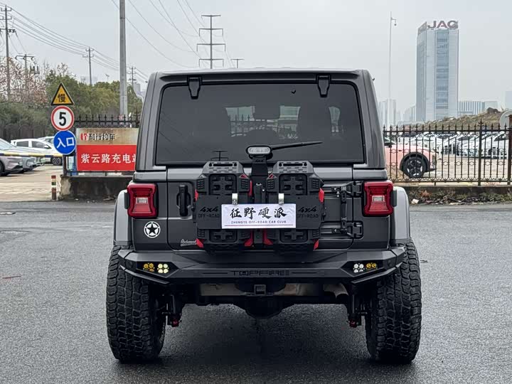 Фото 5 - Jeep Wrangler