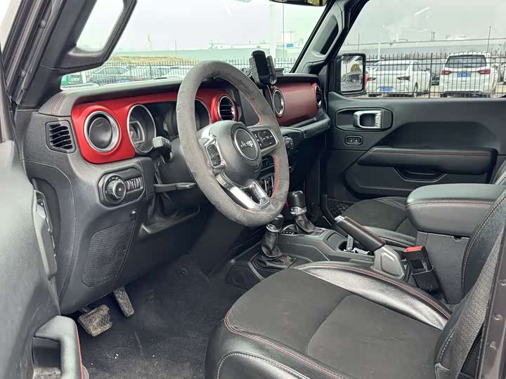 Фото 7 - Jeep Wrangler