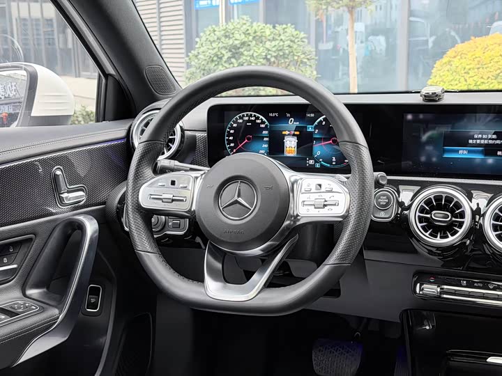 Фото 9 - Mercedes-Benz A-Class