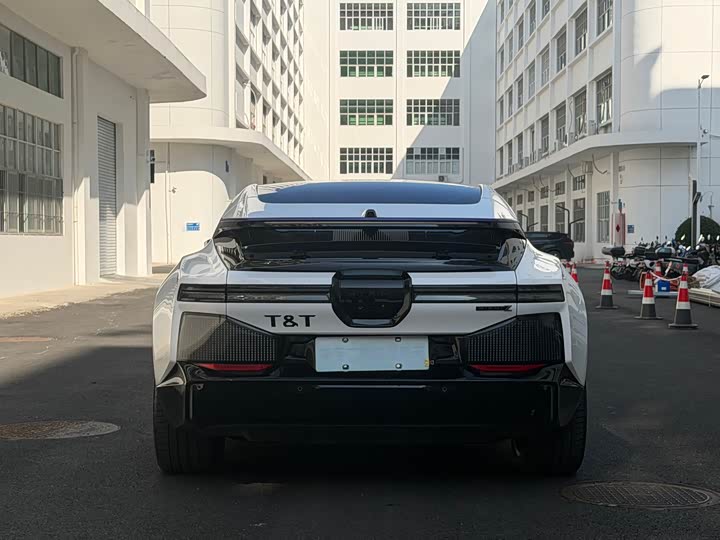 Фото 6 - HiPhi Z