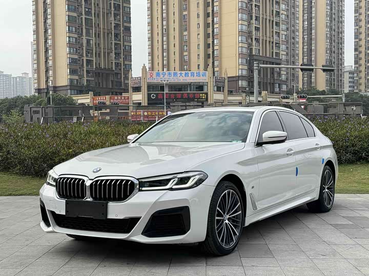 Фото 1 - BMW 5 Series