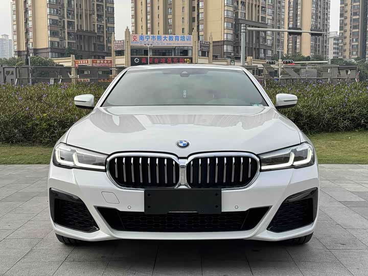 Фото 2 - BMW 5 Series