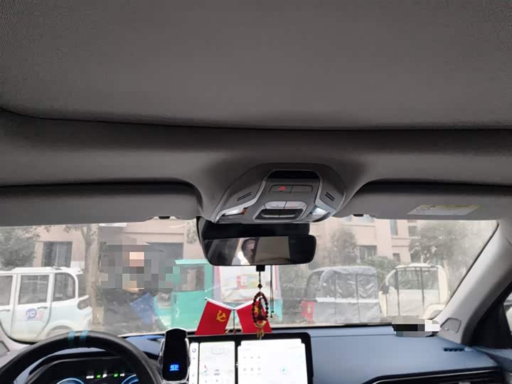 Фото 9 - Geely Preface