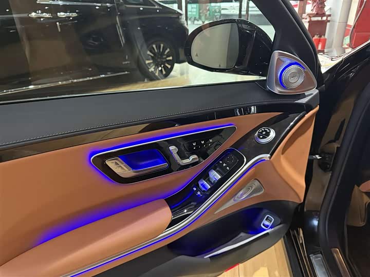 Фото 5 - Mercedes-Benz S-Class