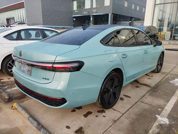 Фото 7 - Volkswagen Passat