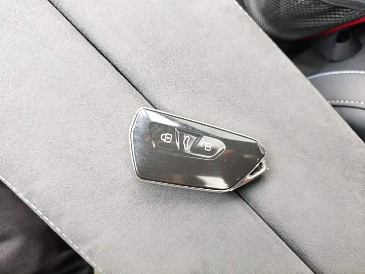 Фото 9 - Volkswagen Passat