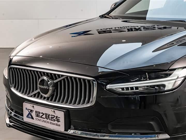 Фото 4 - Volvo S90