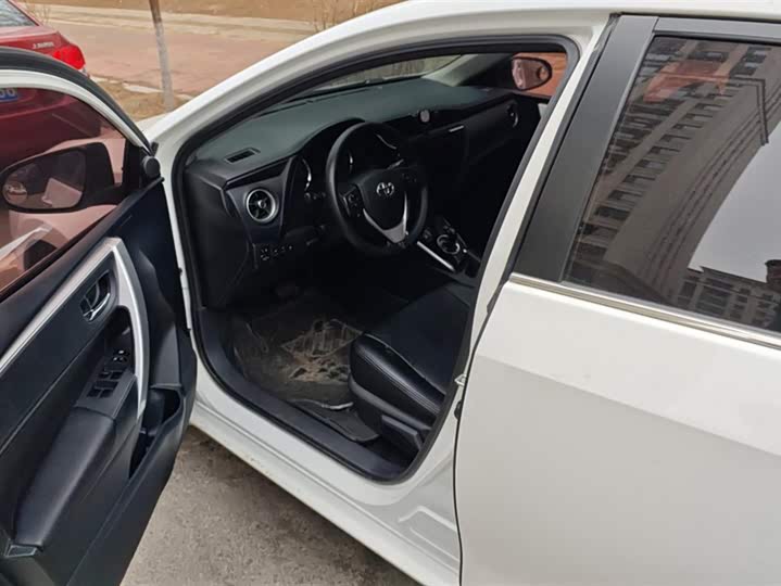 Фото 9 - Toyota Corolla