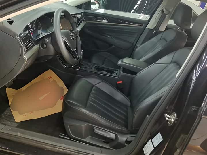 Фото 9 - Volkswagen Passat