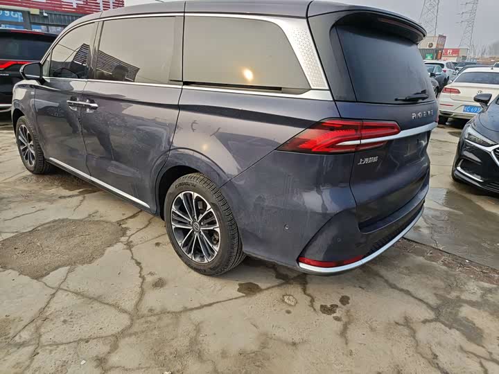 Фото 8 - Roewe iMax 8