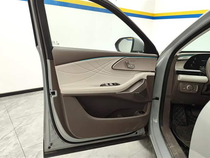 Фото 7 - Exeed RX C-DM Hybrid