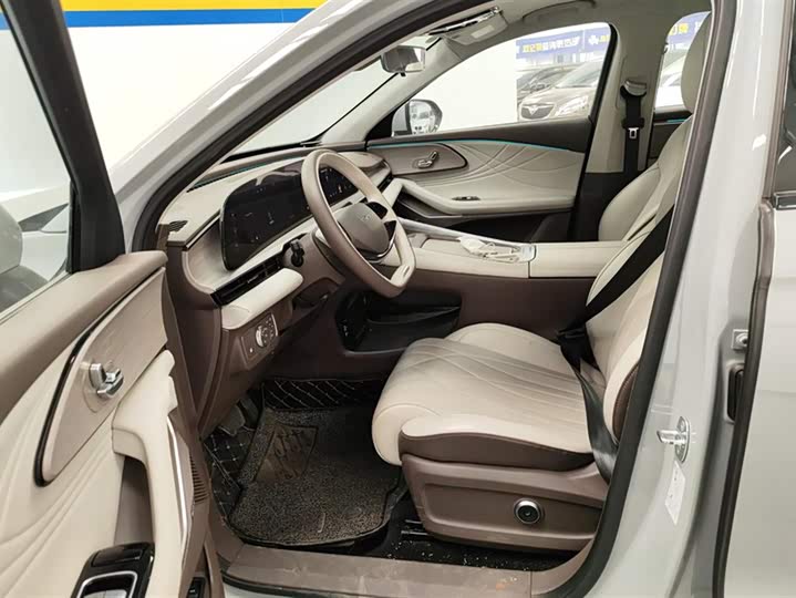 Фото 9 - Exeed RX C-DM Hybrid