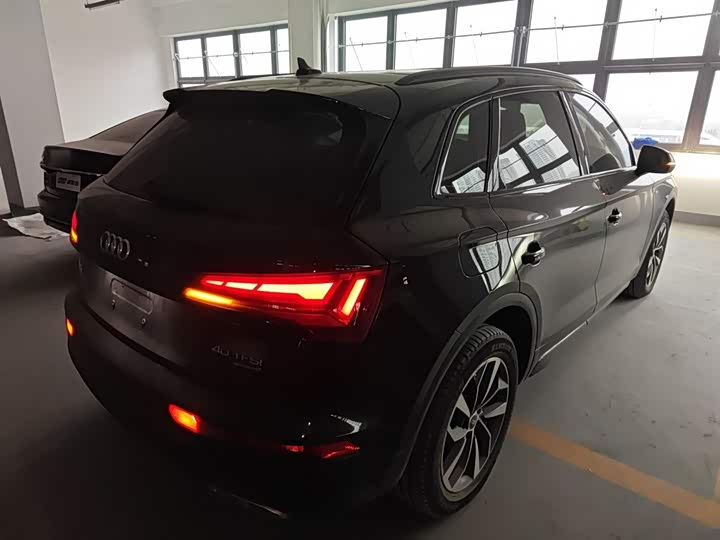Фото 7 - Audi Q5L