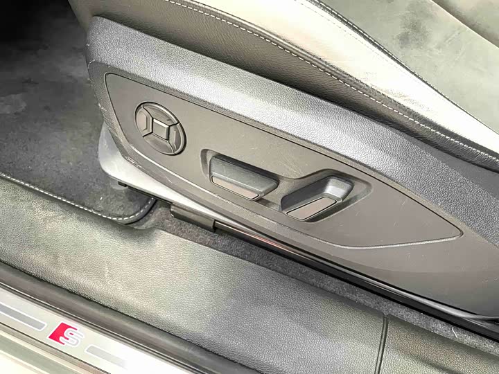 Фото 7 - Audi Q3