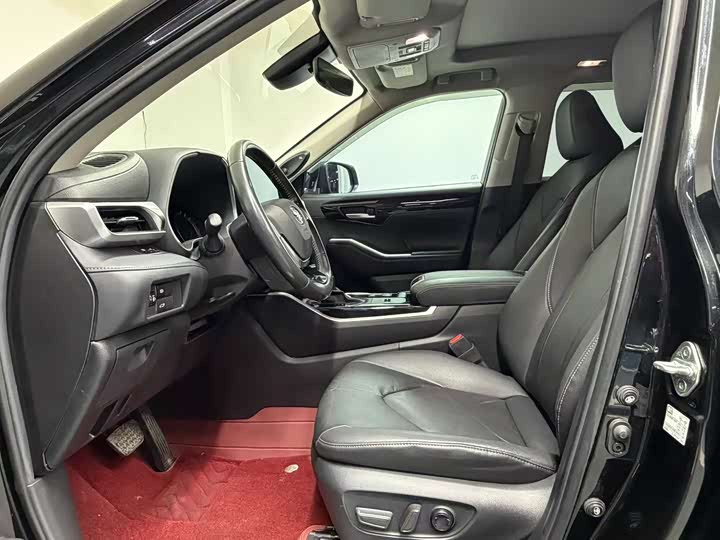 Фото 4 - Toyota Highlander