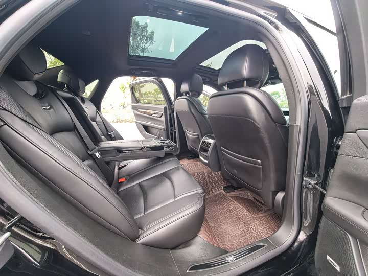 Фото 8 - Cadillac CT6