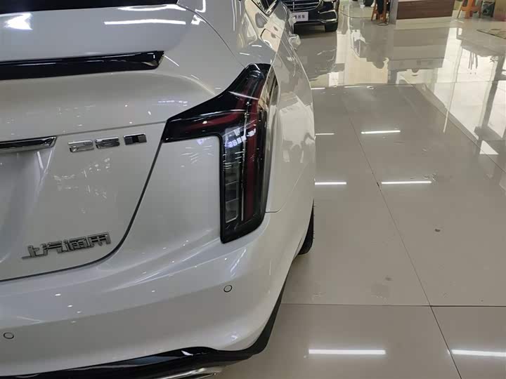 Фото 8 - Cadillac CT5