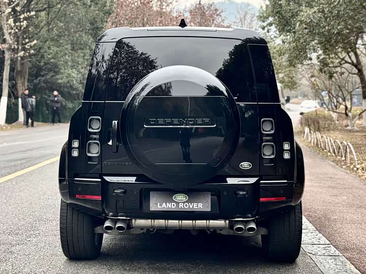 Фото 4 - Land Rover Defender