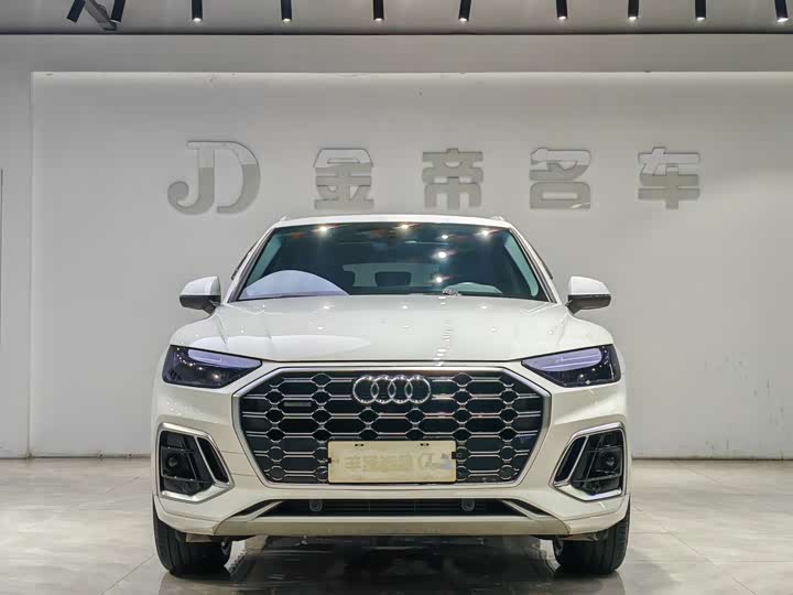Фото 2 - Audi Q5L