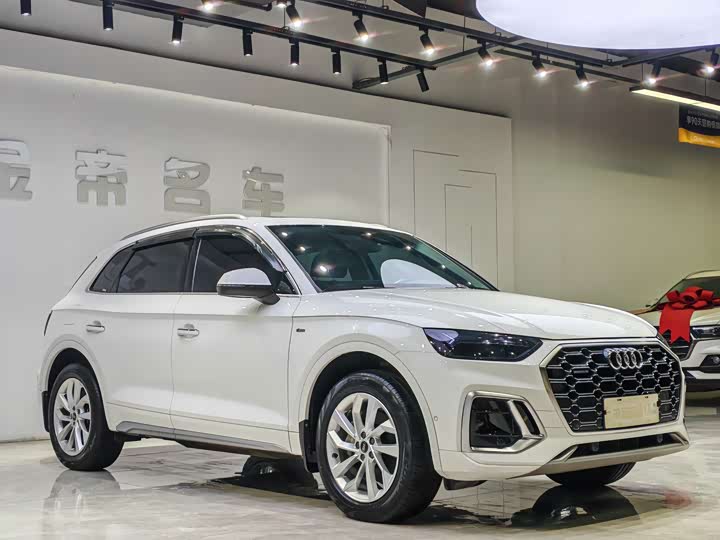 Фото 3 - Audi Q5L