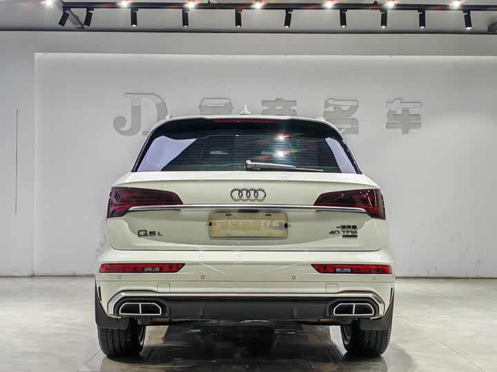 Фото 5 - Audi Q5L
