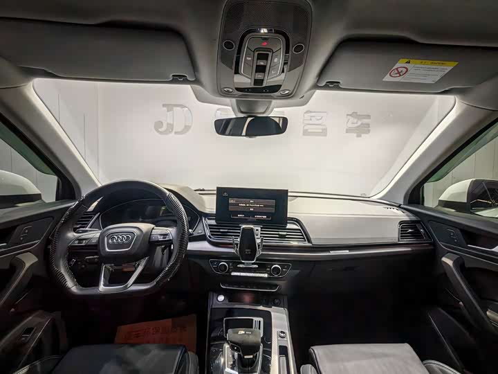 Фото 7 - Audi Q5L