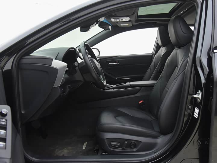 Фото 8 - Toyota Avalon