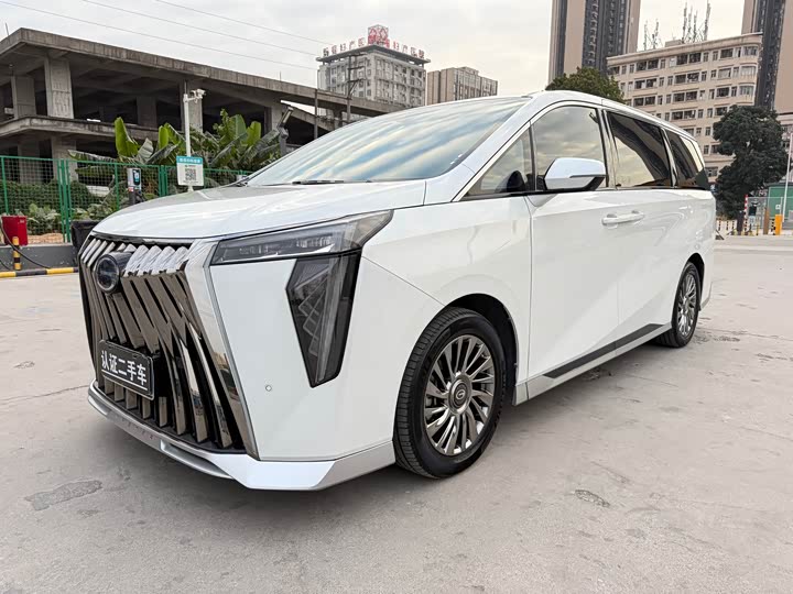 Фото 1 - GAC Trumpchi M8