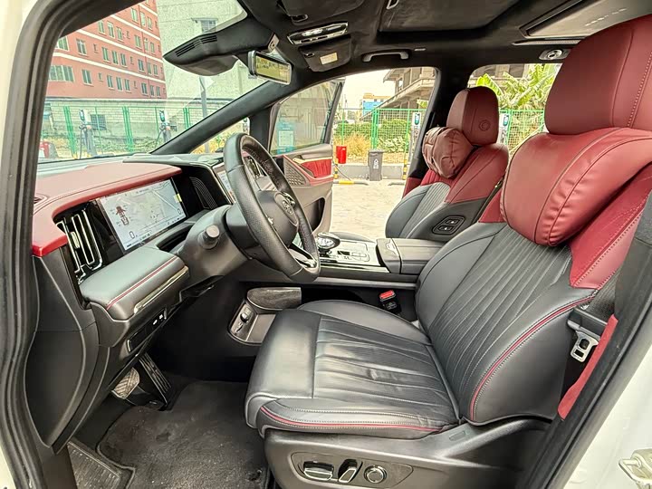 Фото 4 - GAC Trumpchi M8