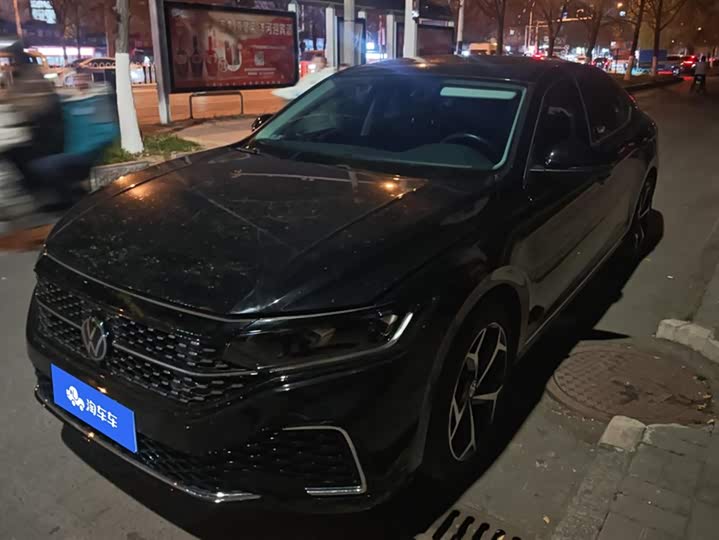 Фото 1 - Volkswagen Passat