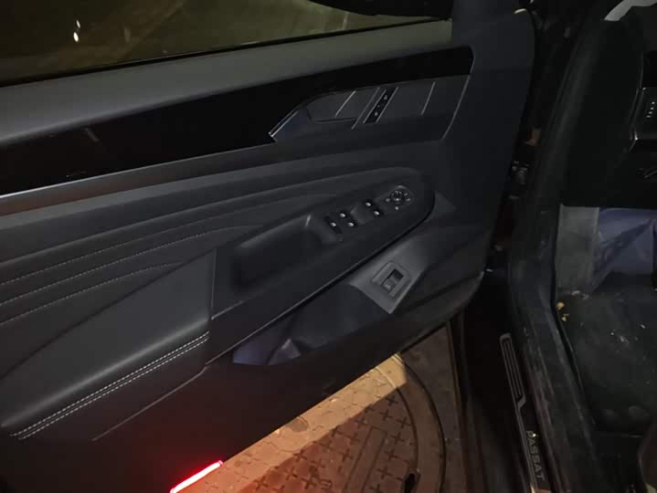 Фото 7 - Volkswagen Passat