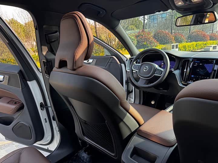 Фото 5 - Volvo XC60