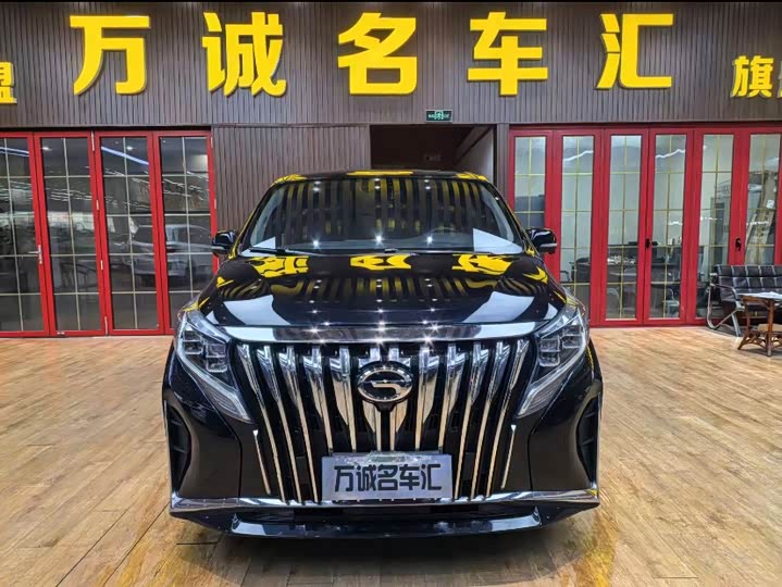 Фото 2 - GAC Trumpchi M8