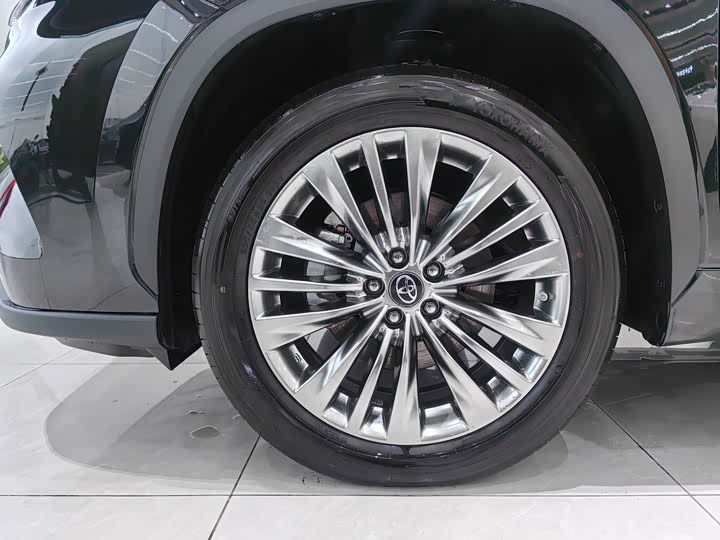 Фото 4 - Toyota Highlander