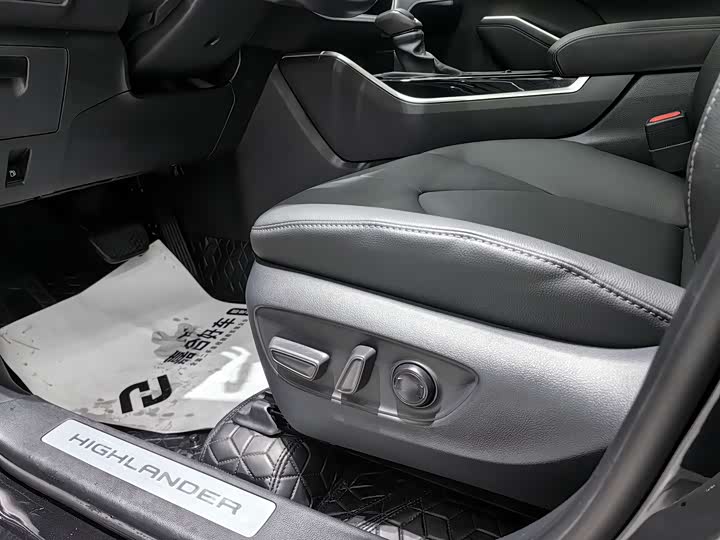 Фото 6 - Toyota Highlander