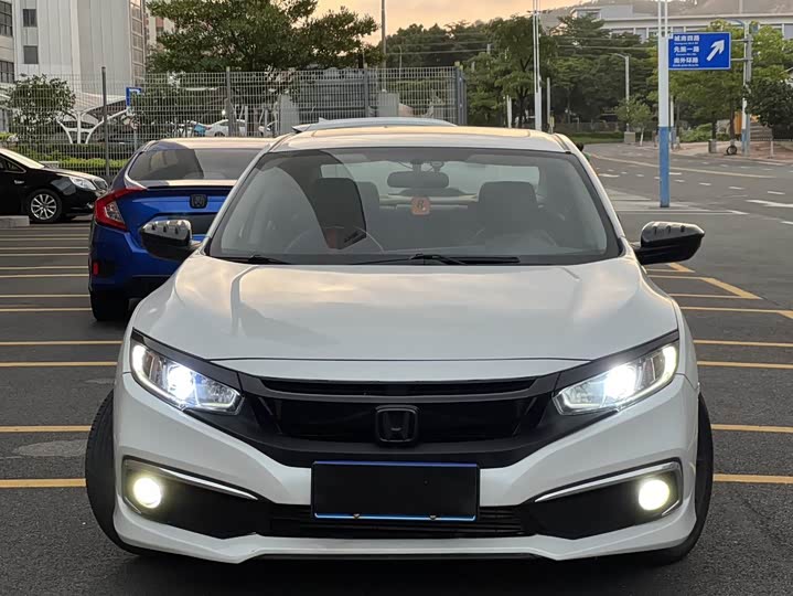 Фото 2 - Honda Civic