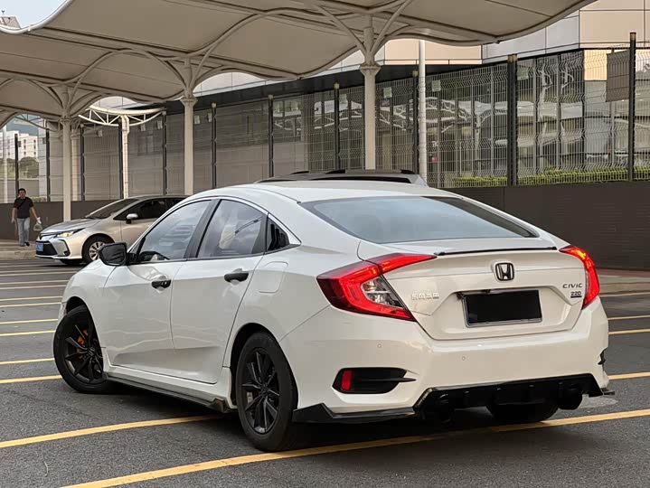 Фото 6 - Honda Civic