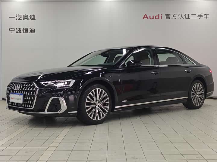 Фото 1 - Audi A8