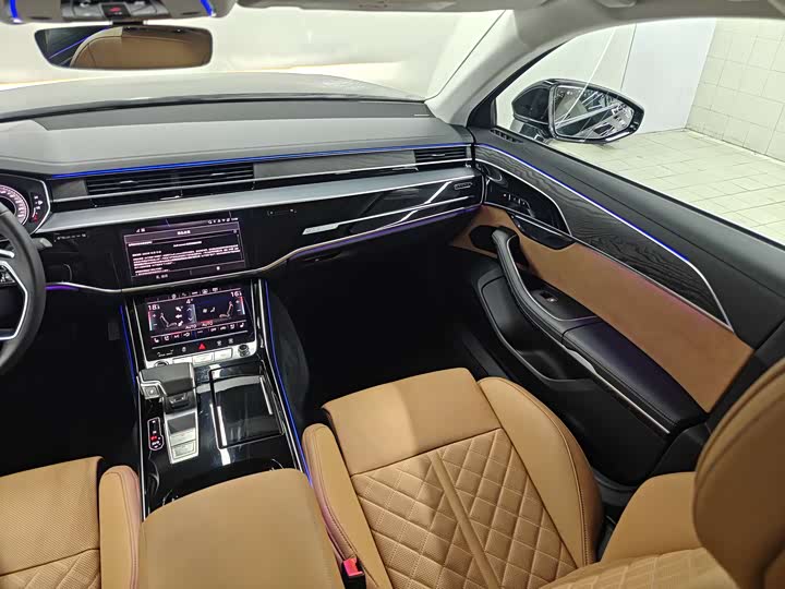 Фото 8 - Audi A8