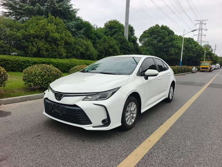 Фото 1 - Toyota Corolla