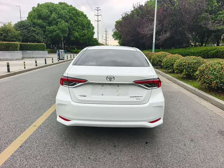 Фото 5 - Toyota Corolla