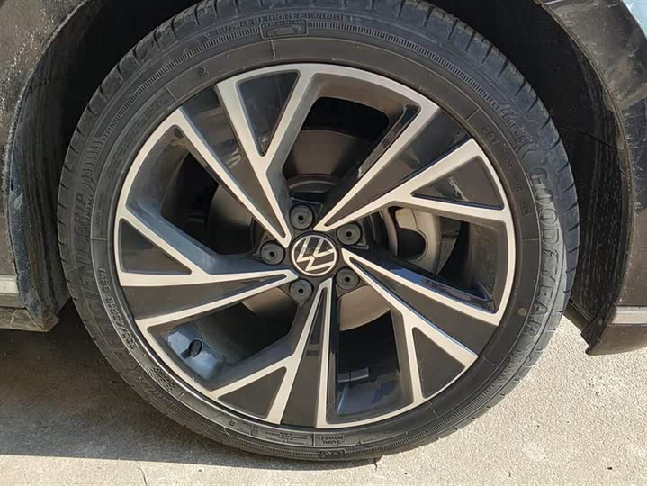 Фото 6 - Volkswagen Magotan