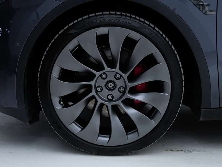 Фото 9 - Tesla Model Y