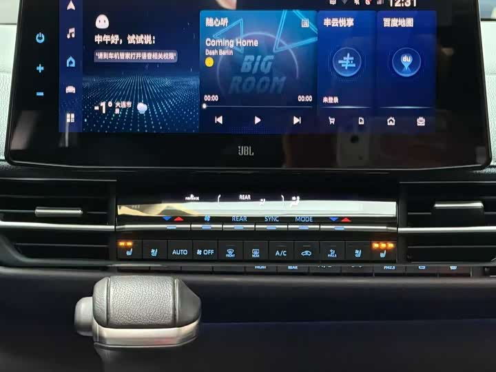 Фото 9 - Toyota Sienna