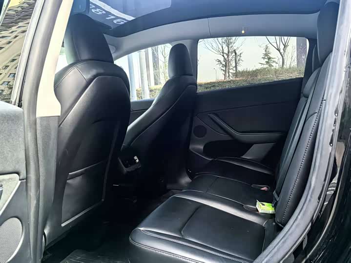 Фото 4 - Tesla Model Y