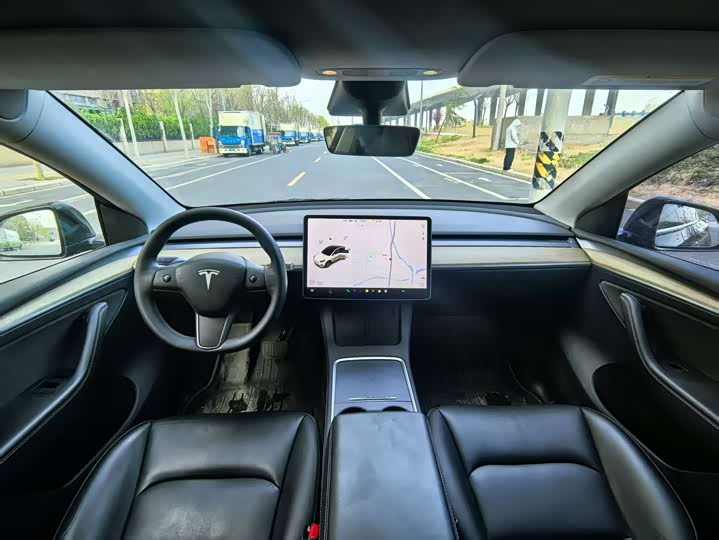 Фото 6 - Tesla Model Y