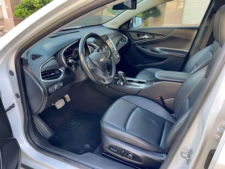 Фото 4 - Chevrolet Malibu XL